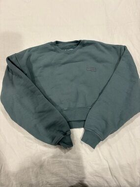 SET Active Women’s Cropped Crewneck Sweater in Wave